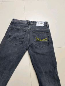 Trendy Grey Shaded Jean 🖤🤍🖤