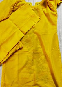 Kashmiri Embroidered Kurta Set