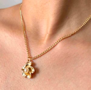 Gold Flower Necklace (Anti Tarnish)