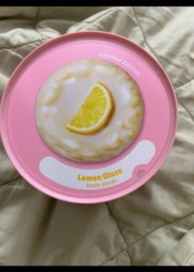 Dove Crumbl Lemon Glaze Scrub