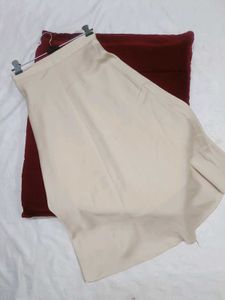 Sale💌New Elegant Beige Satin Skirt