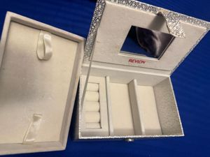 Vanity/jewllery Box