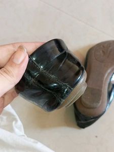 Black Patent Leather Pointed Toe Flats