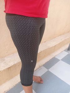 lululemon gym tight
