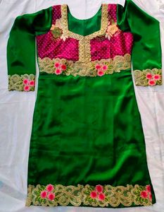 Green &amp; Pink Embroidered Salwar Kameez