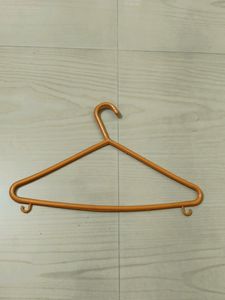 Pack Of 4 Plastic Hangers