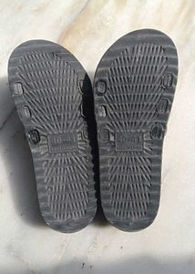 Selling Smart Flip-flops For Women
