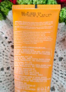 Dot &amp; Key Mango Detan Face Wash