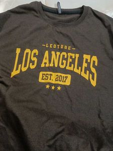 brown oversized tee