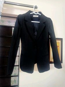 Women&#39;s Tailored Black Blazer