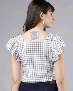 Chic Checkered Crop Top