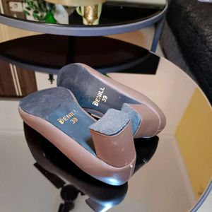 🛍️ Brown Block Heels ⭐⭐⭐