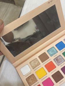 Makeup Revolution Palette