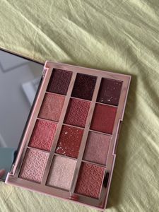 Kay BeautyMulti Texture Eyeshadow Palette