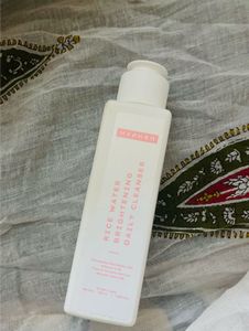 hyphen rice brightening face wash