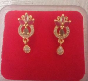 Emerald Stone And Gold Floral Drop Earring