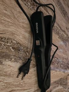 Nova Hair Straightener