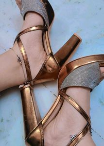 Metallic Bronze Heels 🌸👠