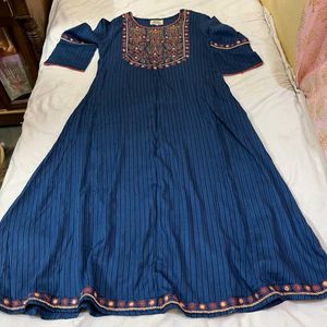 Elegant Blue Embroidered Kurta