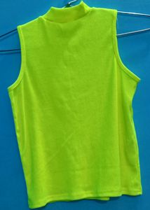 Sleeveless Fitted Crop Top