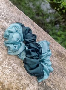 Double Coloured Scrunchy
