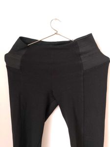 Zara Solid Black Jeggings.