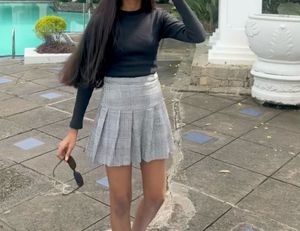 Black Full Sleeves Fitted Top