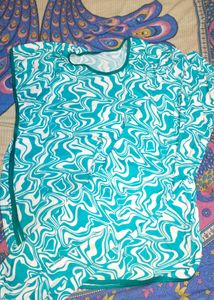 Blue &amp; White Swirl night Suit