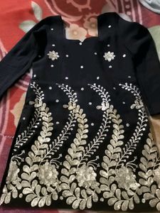 Short Kurti And Pant...
