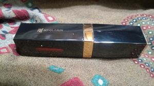 Manish Malhotra Lipstick