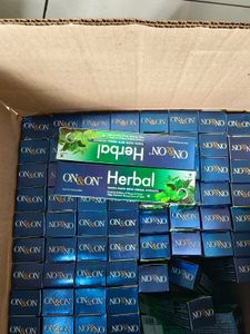 ON&on Herbal Toothpaste