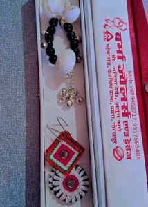 Beautiful Bracelet,and Get 2 earings Free