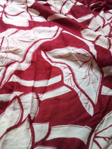 Womens Red With White Cotton Saree.