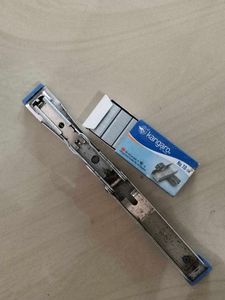 Kangaro Stapler with Staples