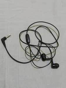 Non-tangle Wired Earphones