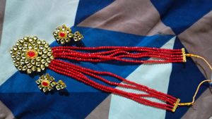 2 Purl And Moti Kundan Set