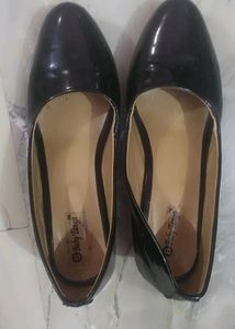 Black Solid Pointed Toe Block  Heel Pumps