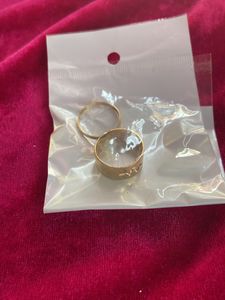Stylish golden ring