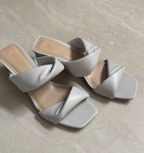 H&amp;M Beige Heeled Mules size 39
