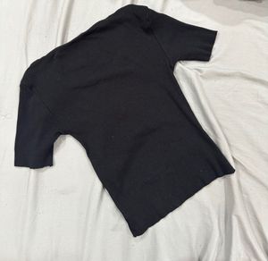 Black ribbed crop top