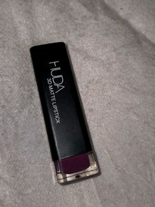 Huda Beauty Matte Lipstick