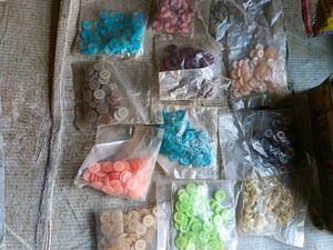 Premium Quality Button Pack Of 12
