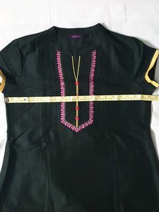Women&#39;s Short Kurti By Srishti