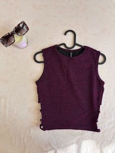 ✨Cut-out top Myntra size Small✨