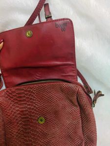 Baggit Maroon Sling Bag Women🛍️