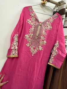 Elegant Pink Embroidered Kurta