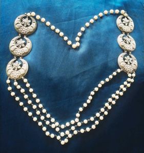 Vintage Floral Medallion Layered Necklace