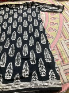 TwoVery Nice Black Printed Pure Cotton Kurty