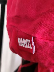 Marvel men&#39;s might Avenger tshirt