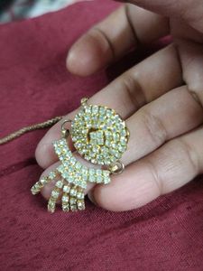 Sparkling Maang Tikka